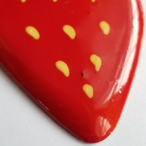 Strawberry brooch painted metal enamel red pin fruit - Picture 5 of 6